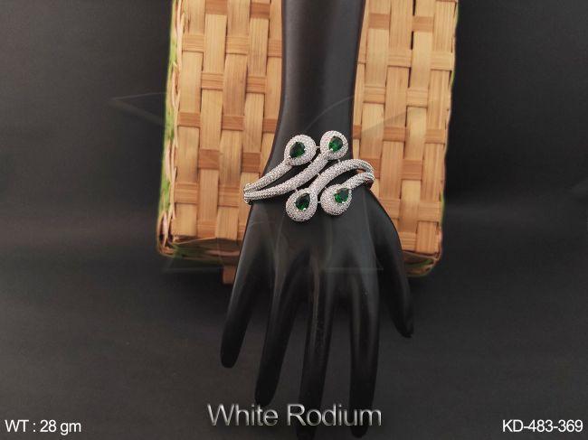 KD-483-369-green white