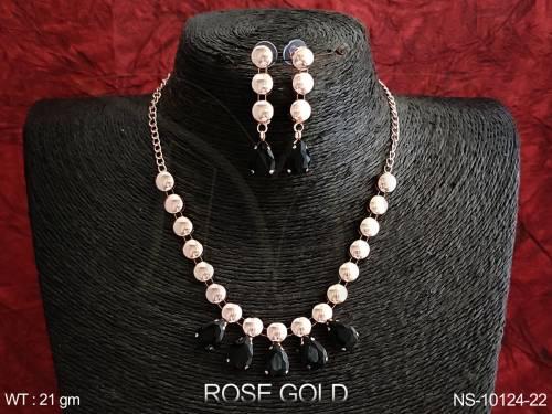 NS-10124-22-BLACK