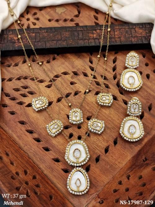 NS-17987-129-WHITE