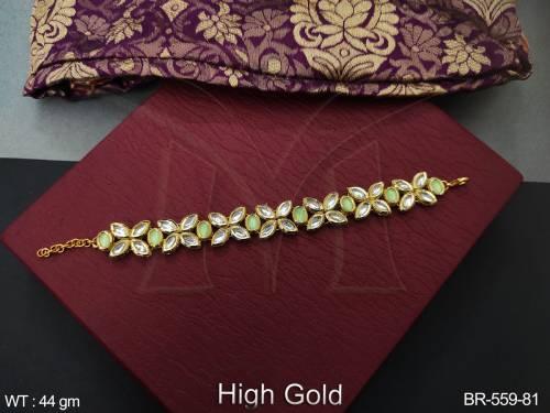 BR-559-81-PARROT GREEN